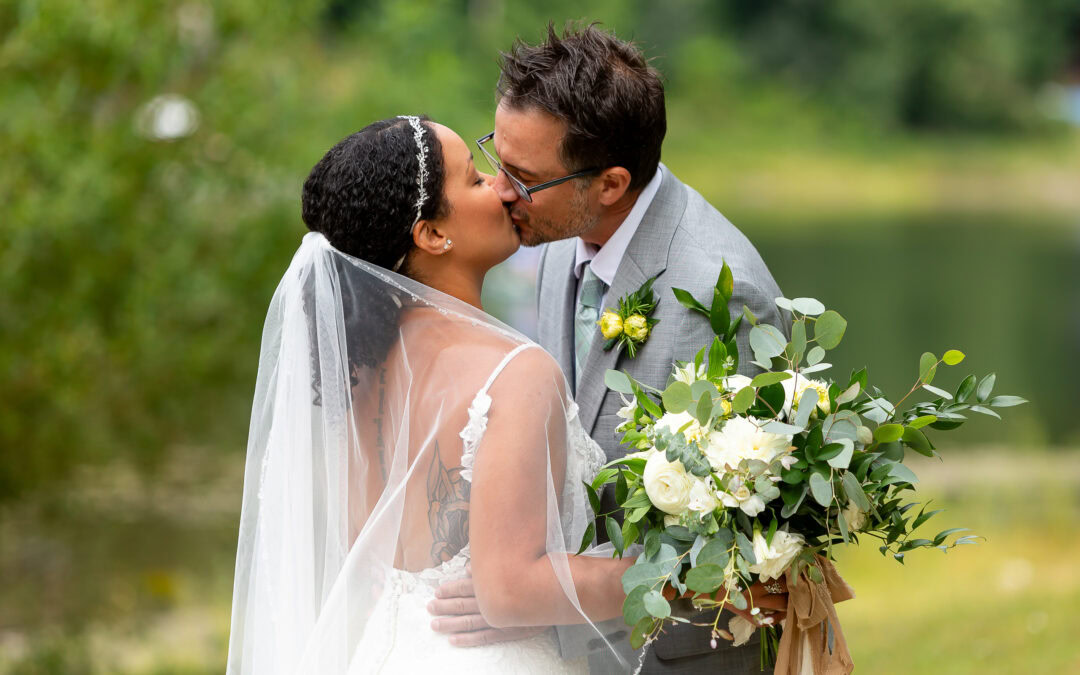 Lake Tapps Backyard Wedding | Desirae + Roland | Bonney Lake, WA